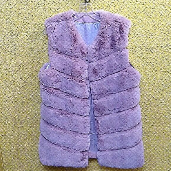 Fur vest   - Picture 1 of 2